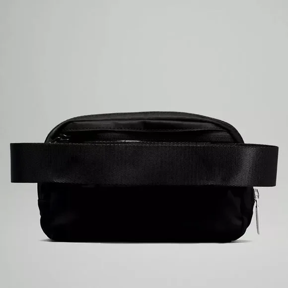 lululemon 1L NWT Black Everywhere Belt Bag Fanny Pack Water Repellent - Picture 2 of 15